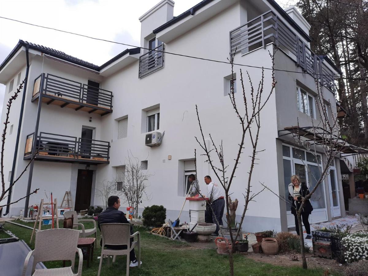 Luxor Apartmani 2 Vrnjačka Banja Oda fotoğraf